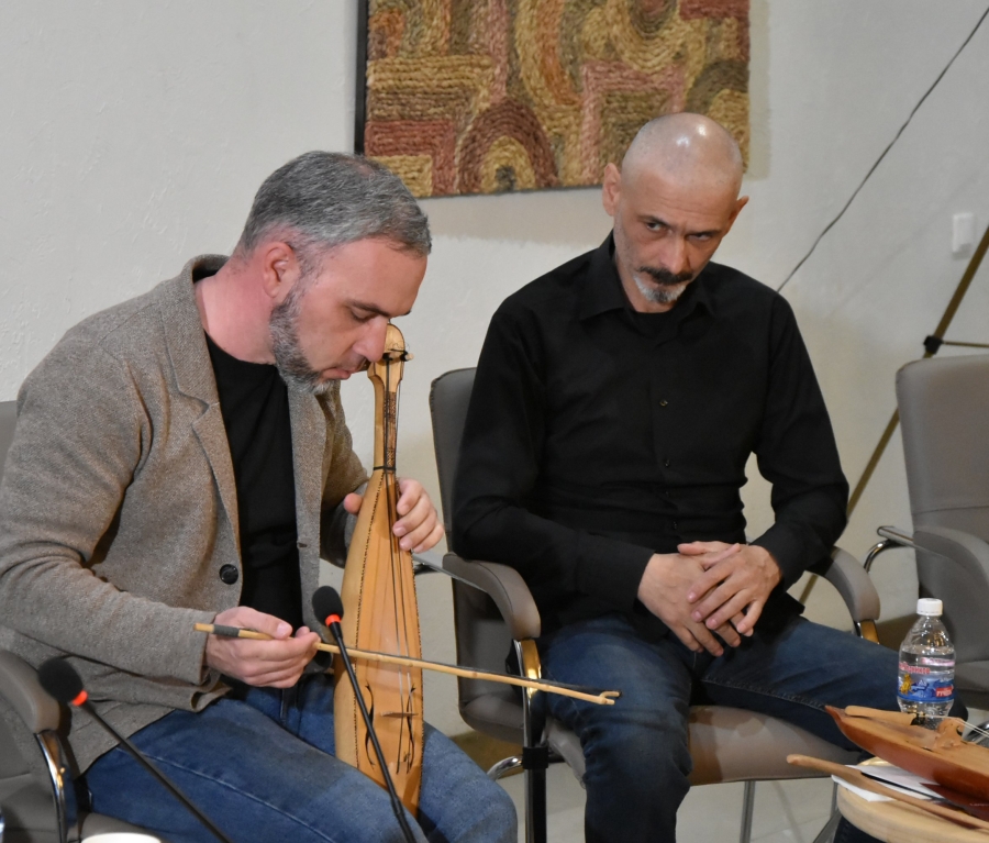 В музыкальной гостиной «ХьакІэщ» погрузились в мир старинных народных напевов